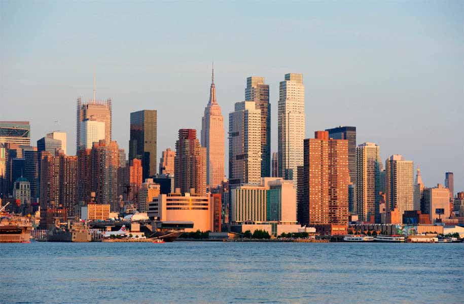 https://www.latiendadelaspegatinas.com/uploads/fotomurales-decorativos-new-york-FM-ny-0006-skyline-manhattan-BASE_92f10.jpg